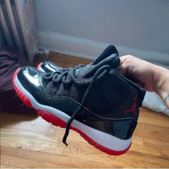 Jordan | Shoes | Jordan 1 Breads Size 7 | Poshmark display picture 3